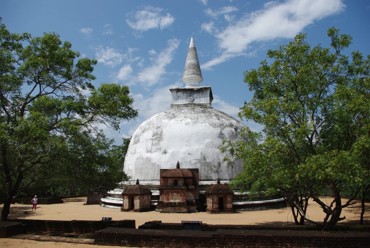 03930 0394 Polonnaruwa